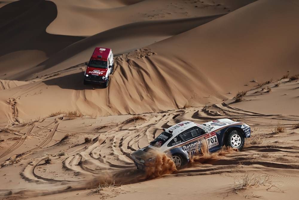 Dakar 2026 — vůz na disc BRAID v dunách